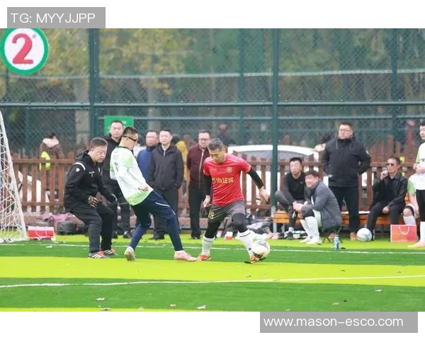 足球明星齐聚贵州激情对决球迷热情高涨期待精彩赛事